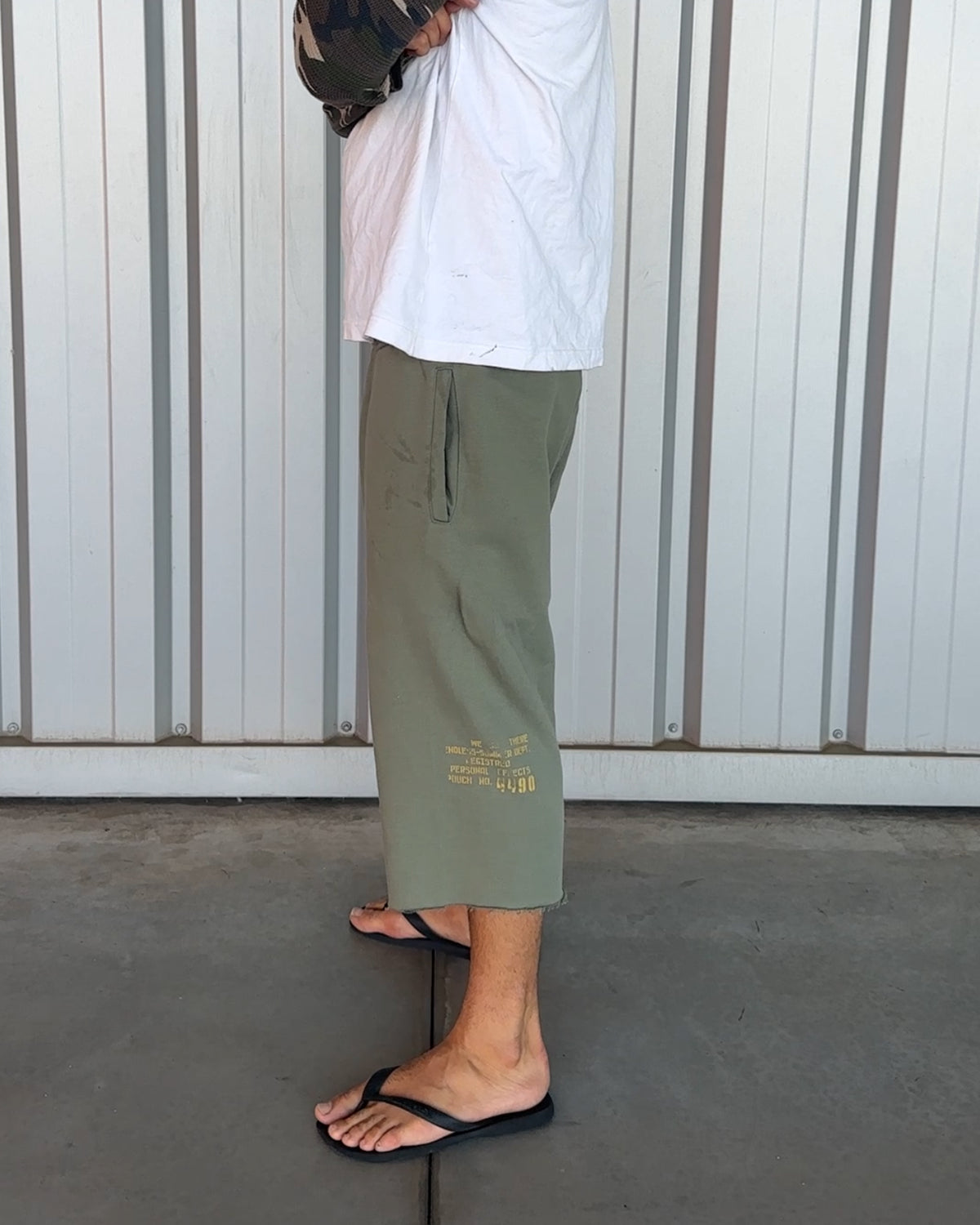Green 3/4 shorts sample M