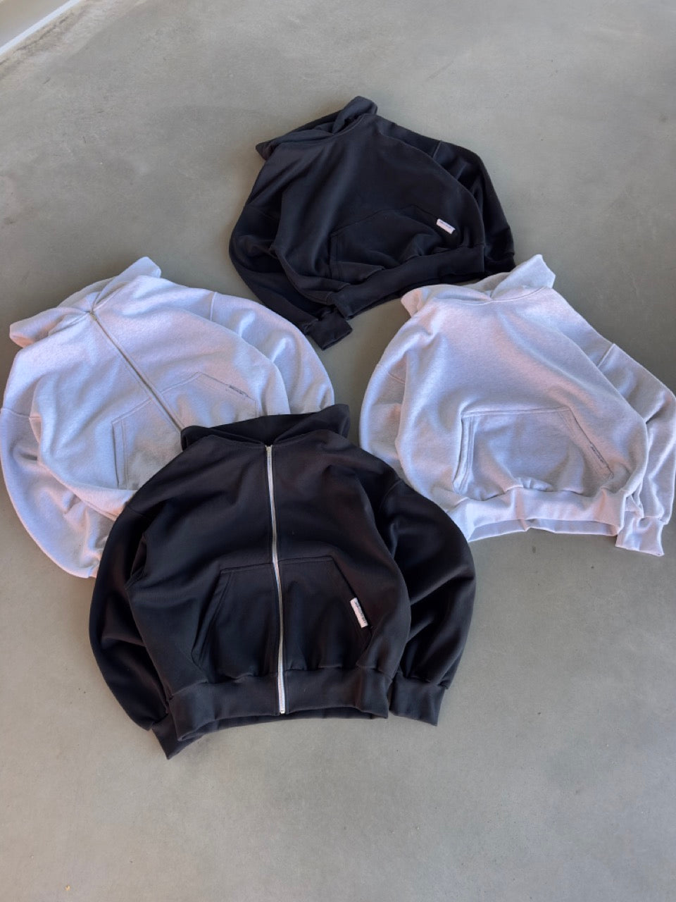 Essential Hoodie [Light Grey]