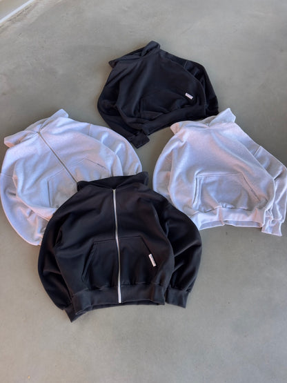 Essential Zip-Up [Black]