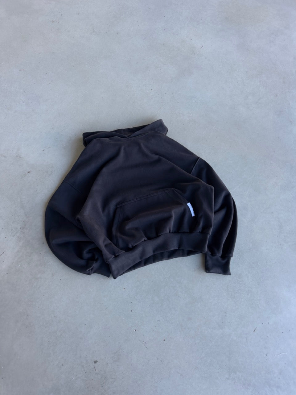 Essential Hoodie [Black]