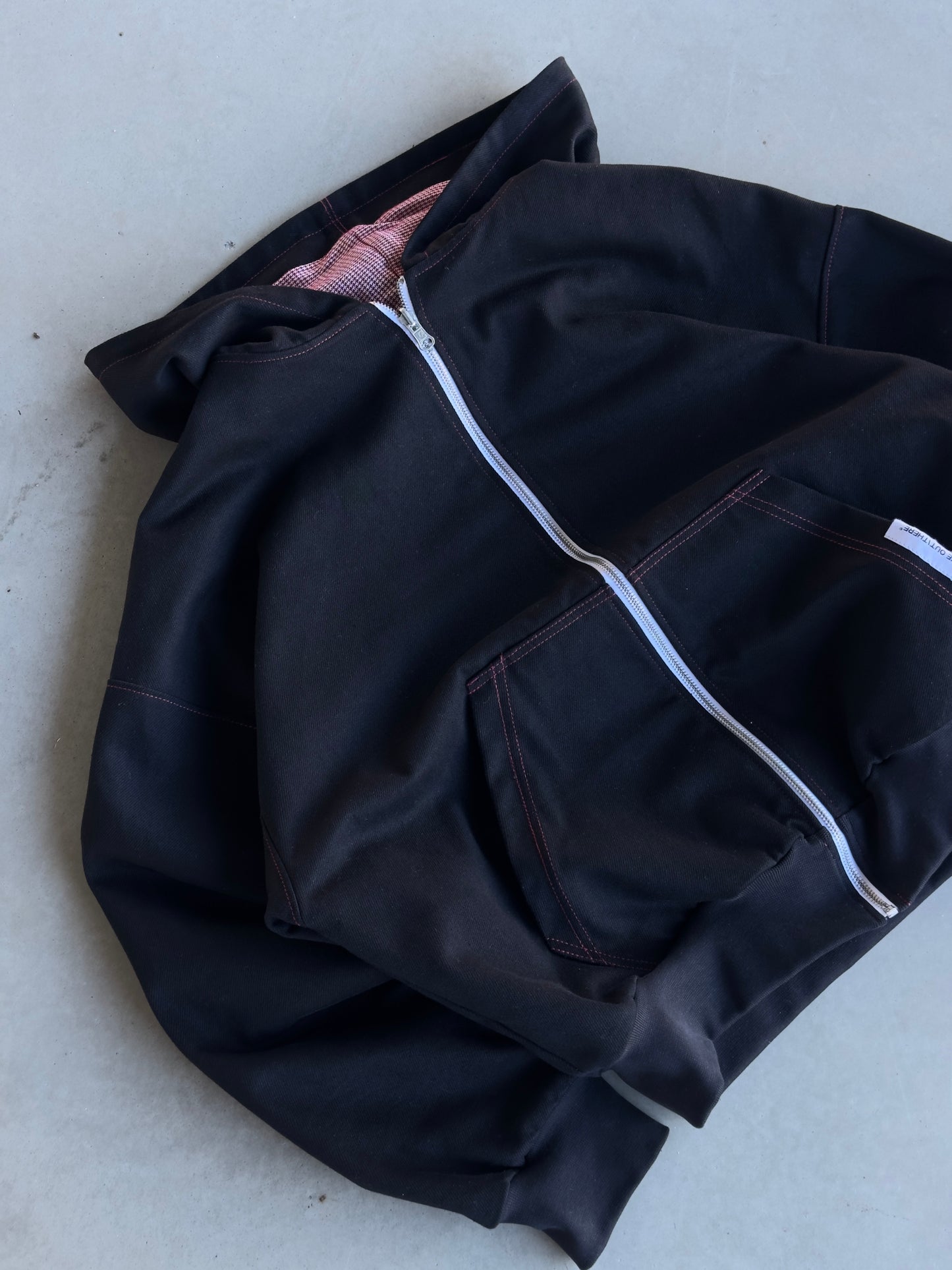 'Velvet' Zip-Up [Black]