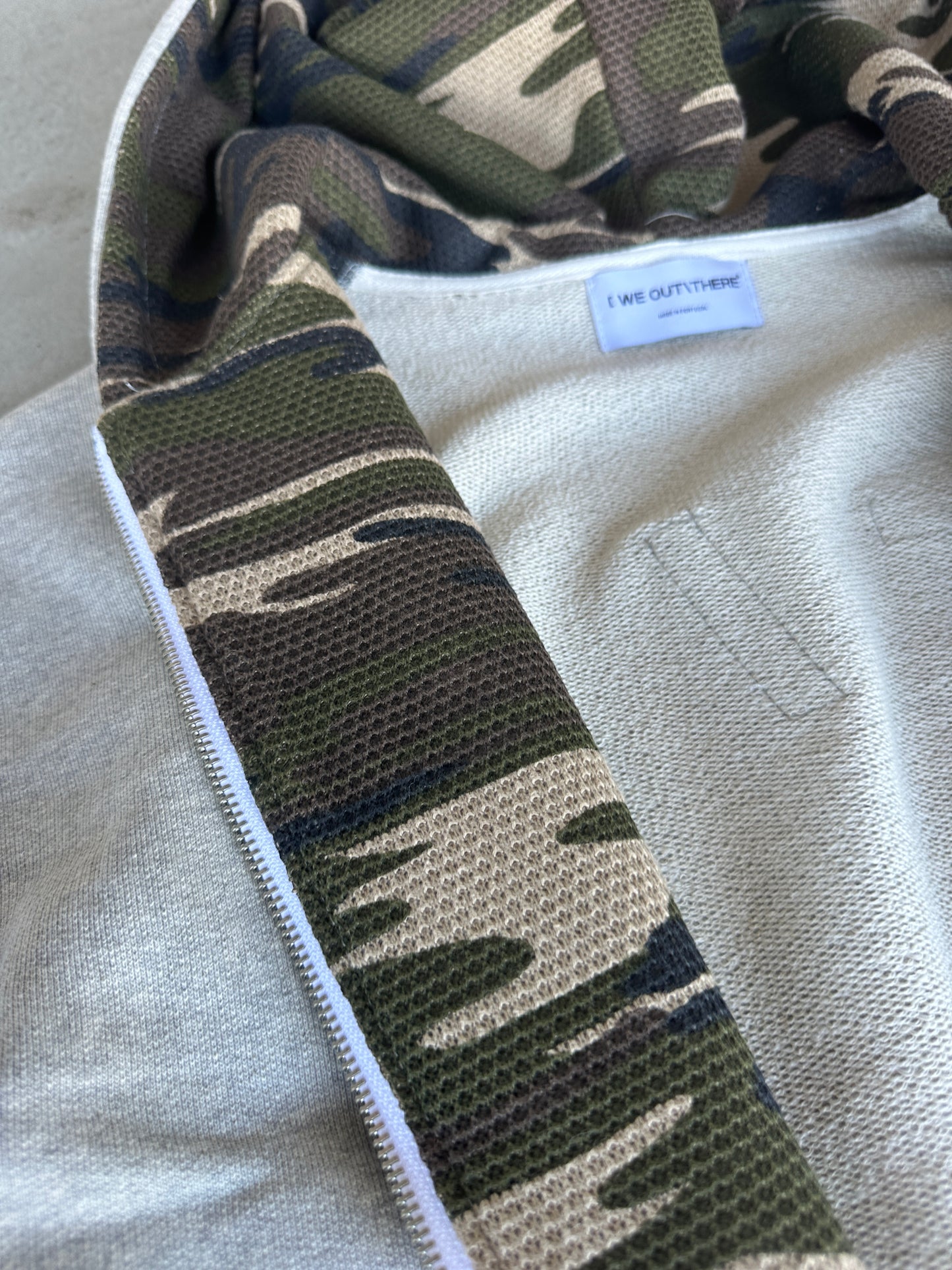Camo Back Logo Zip-Up [Heather Grey]