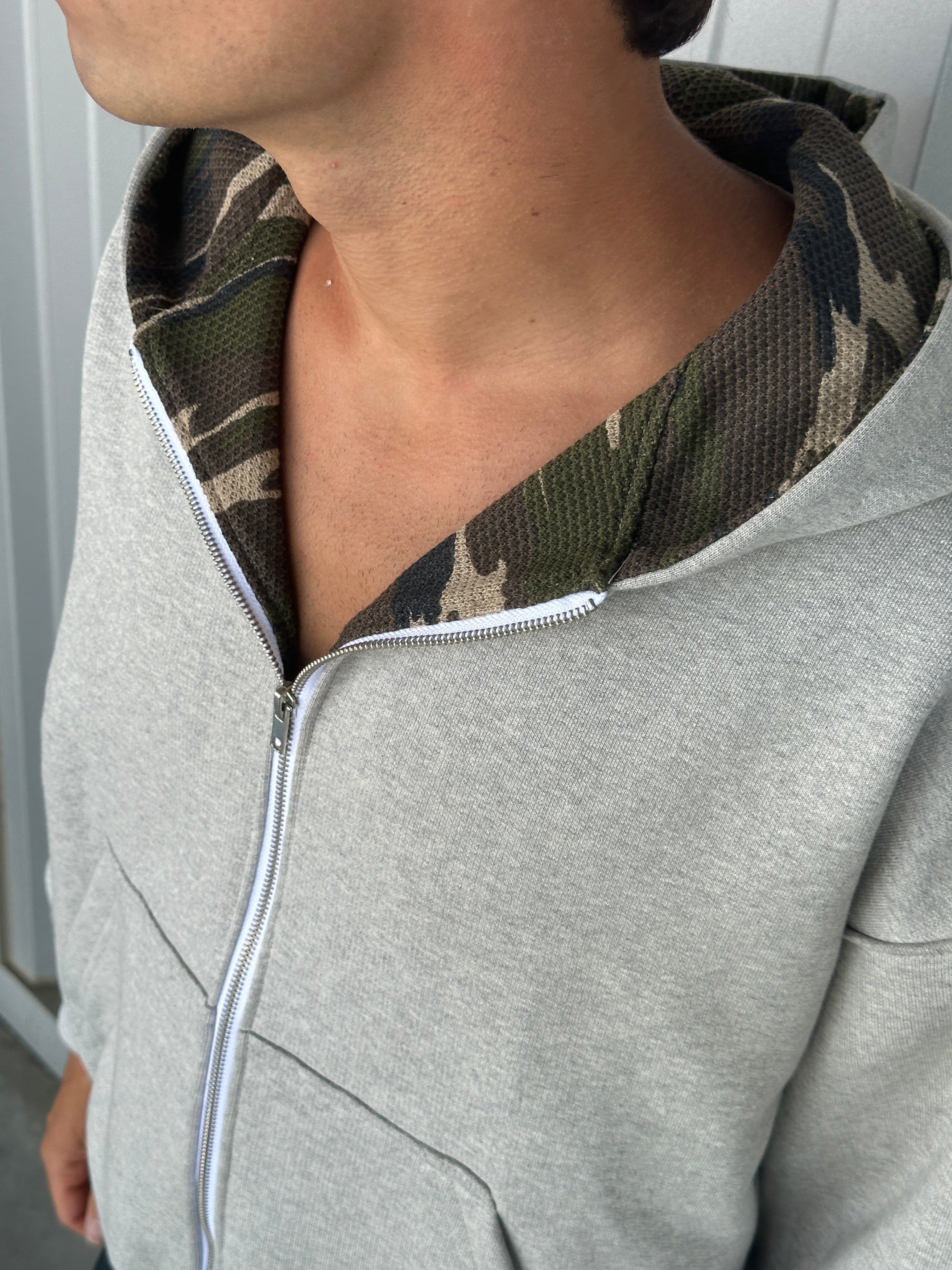 Camo Back Logo Zip-Up [Heather Grey] – [WE OUT/ THERE®