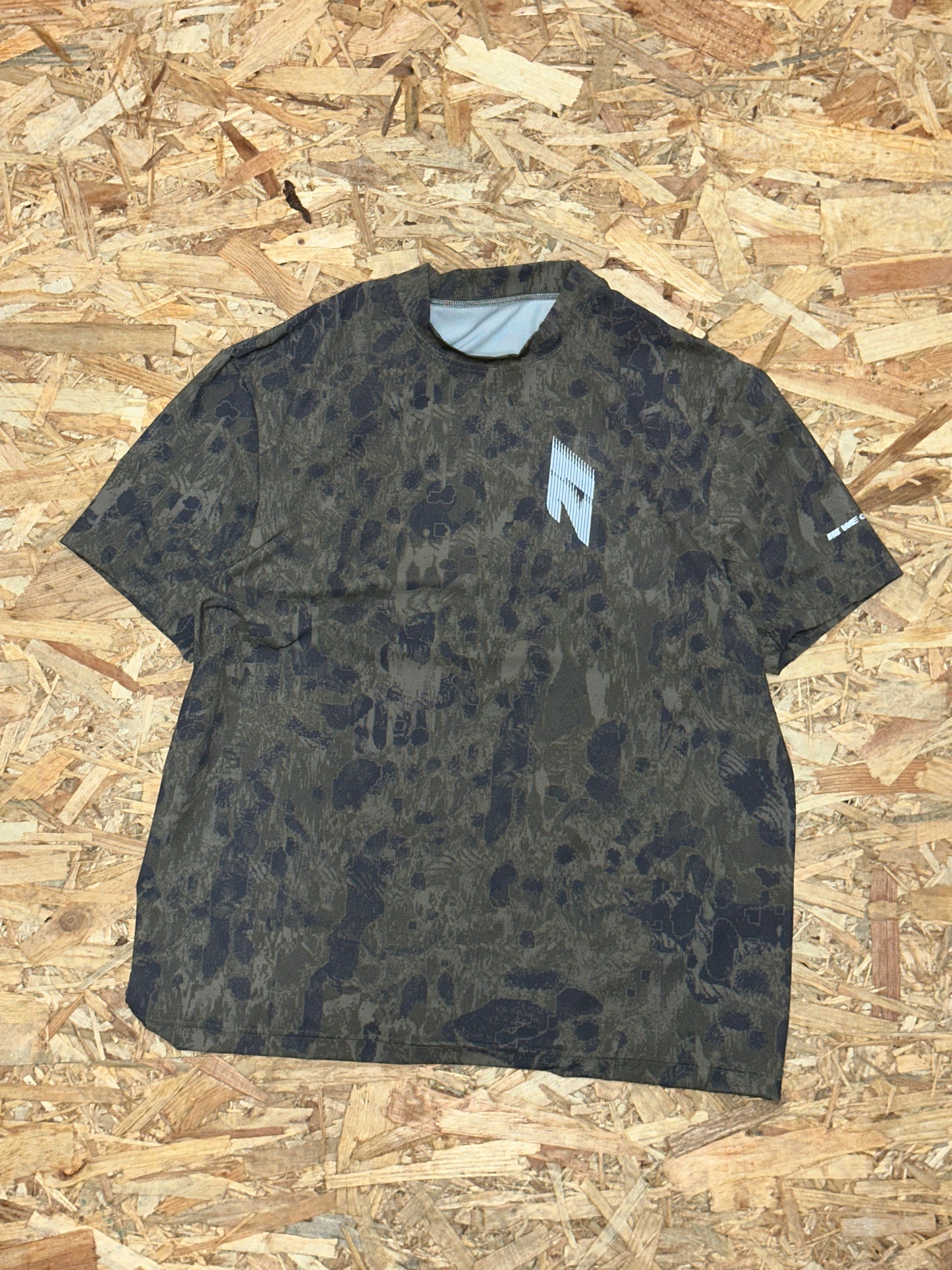 Sample Speed Camo Tshirt  M
