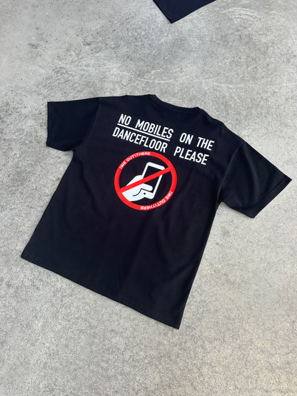 NO PHONES TEE