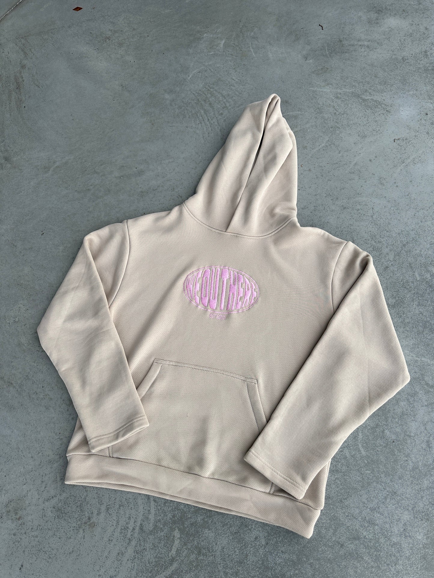 Embroired Oval Logo Hoodie [Off-white]