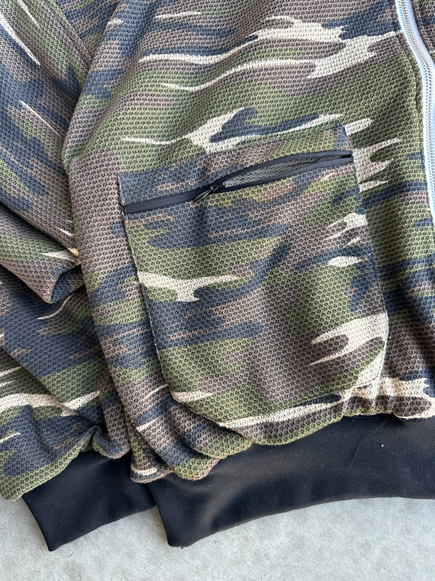 Camo Reversible Back Logo Zip-Up [Black]