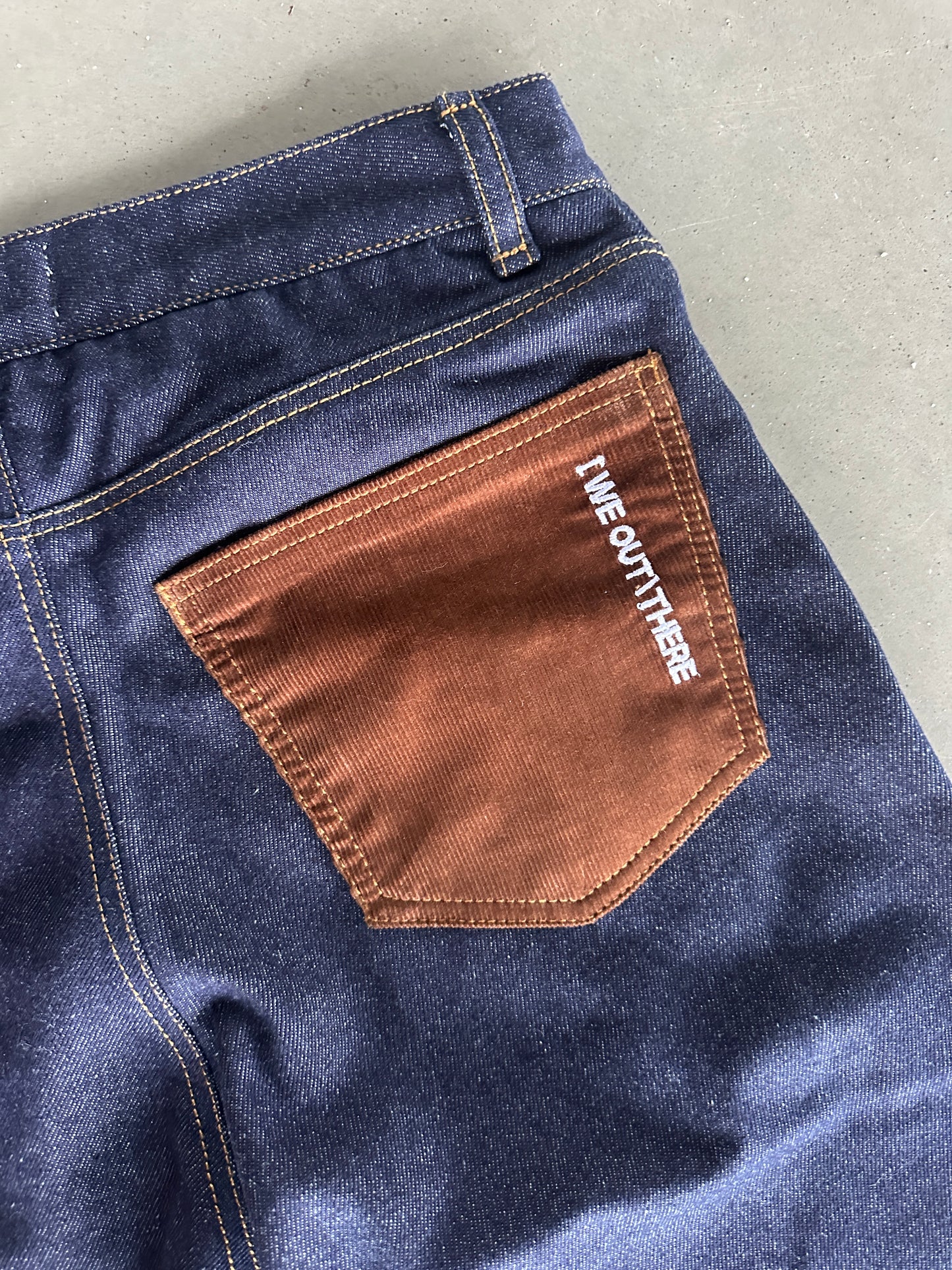 Corduroy Backpocket Raw Jeans  [Navy]