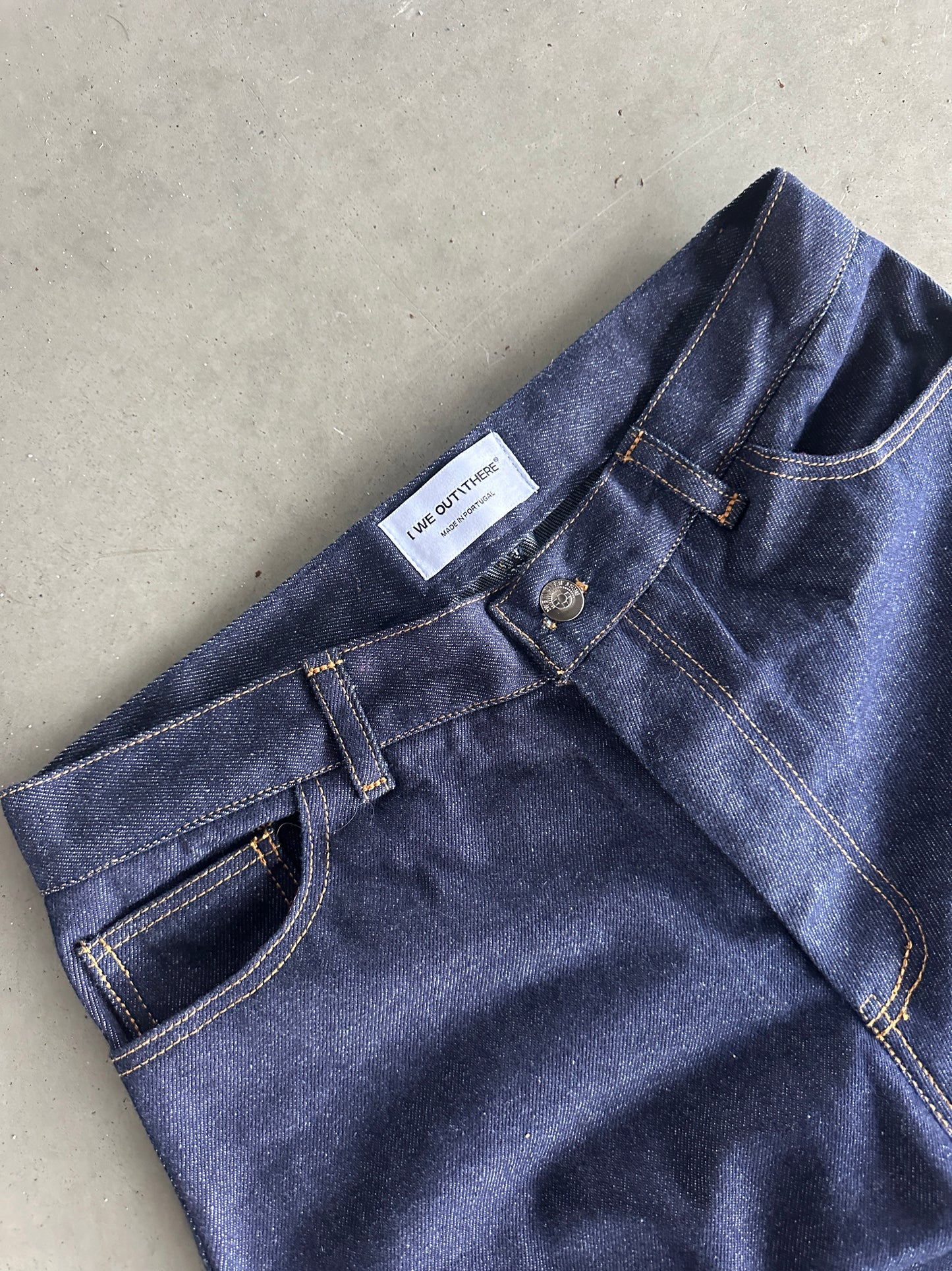 Corduroy Backpocket Raw Jeans  [Navy]