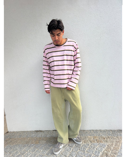 Model is 185cm and 80kg wearing size L.