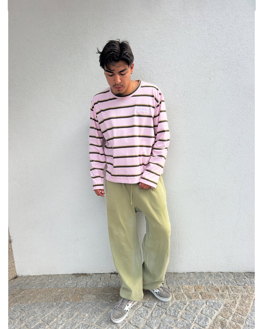Model is 185cm and 80kg wearing size L.