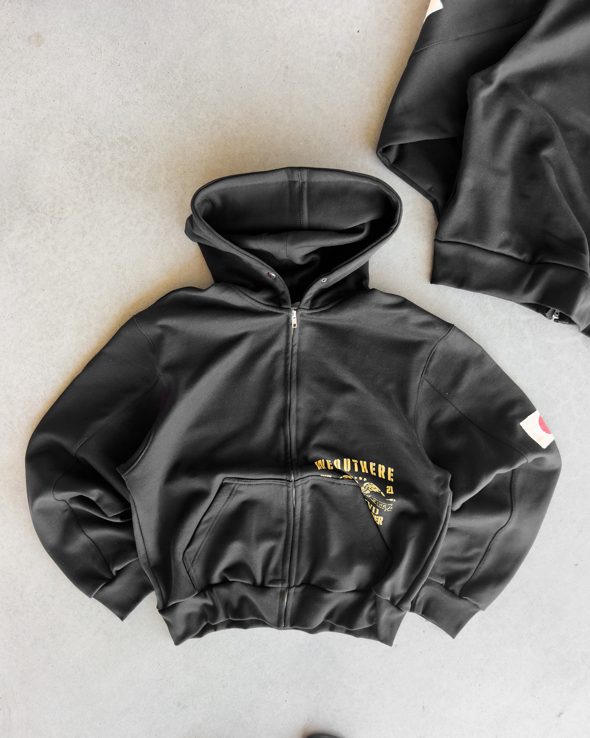 Endless Summer Dept. Zip-up  M (mancha nao percetivel nas costas)